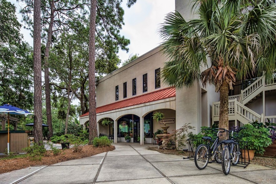 840 William Hilton Pky, Hilton Head Island, SC à louer - Photo de l’immeuble – Image 3 sur 9