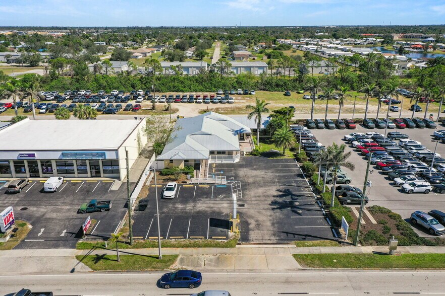1900 Tamiami Trl, Punta Gorda, FL à vendre - Photo de l’immeuble – Image 1 sur 42