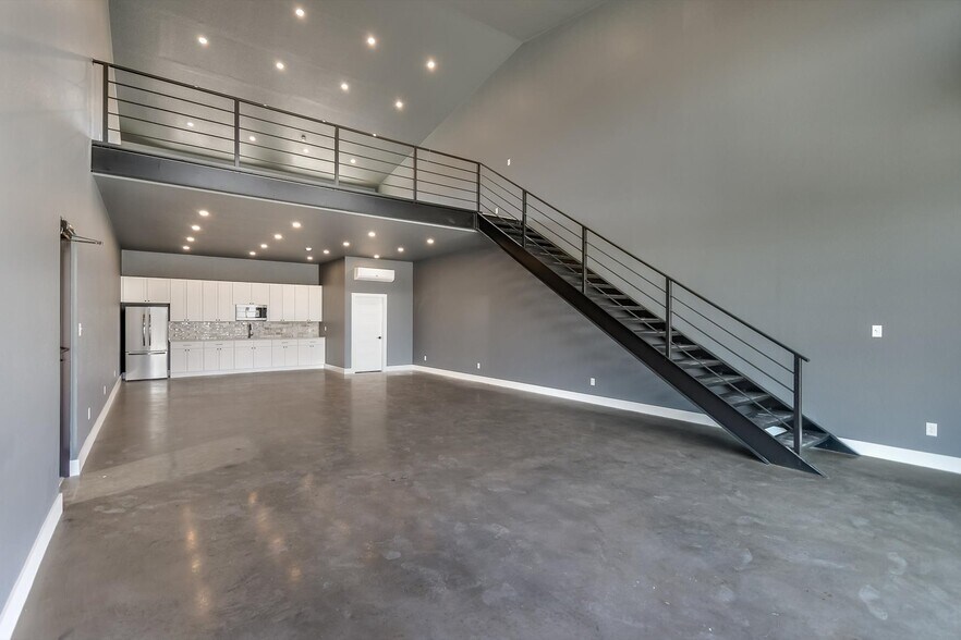 451 Farrell Rd, Dripping Springs, TX à louer - Photo de l’immeuble – Image 3 sur 31