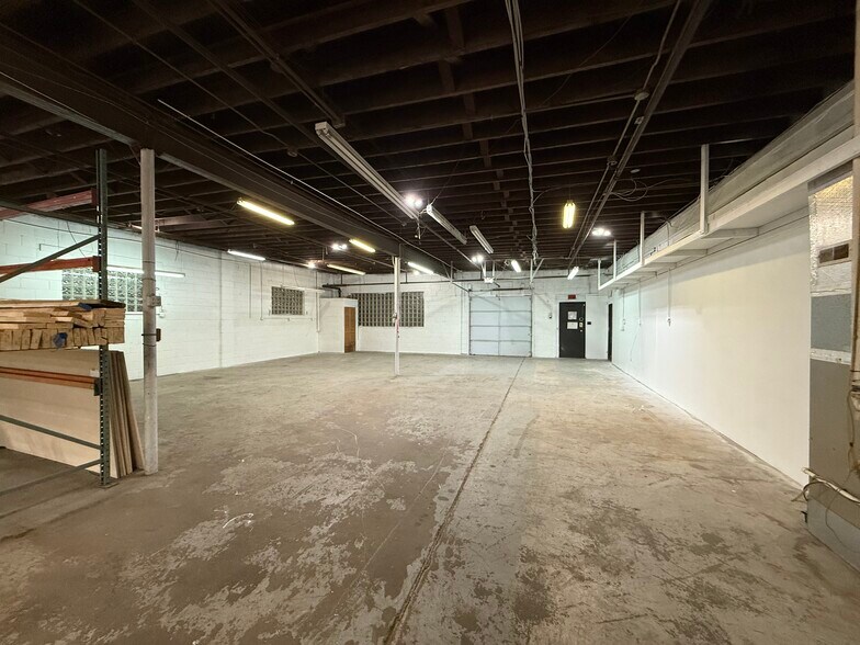 3145 Dr Andrew J Brown Ave, Indianapolis, IN à louer - Photo de l’immeuble – Image 3 sur 8