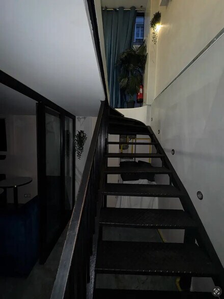 Local commercial dans Paris à louer - Photo intérieure – Image 3 sur 8