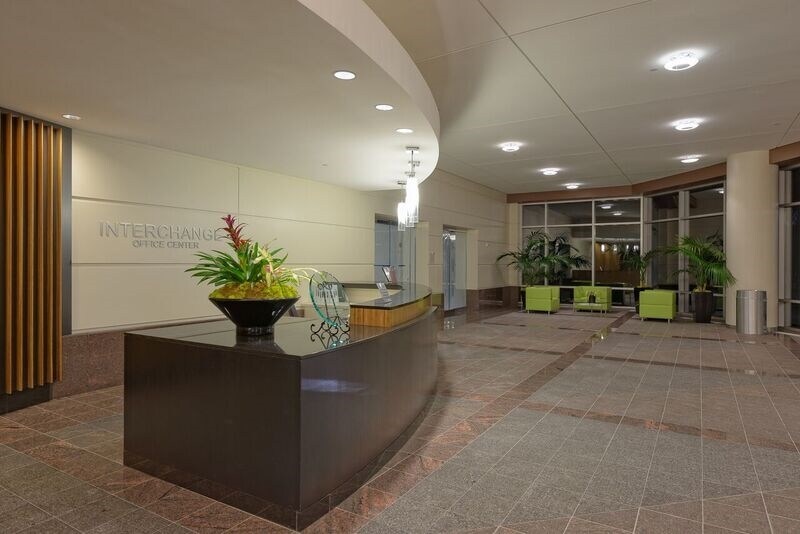 19111 N Dallas Pky, Dallas, TX à louer - Hall d’entrée – Image 3 sur 7