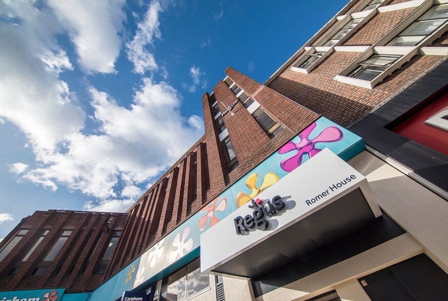 132 Lewisham High St, Londres à louer - Photo de l’immeuble – Image 2 sur 24