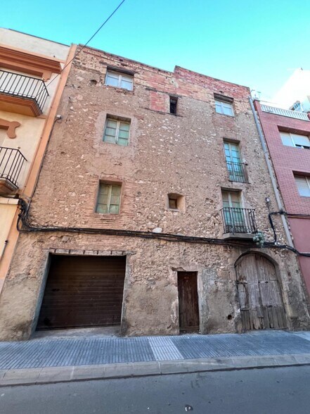 Immeuble residentiel dans Constantí, Tarragona à vendre - Photo de l’immeuble – Image 1 sur 7