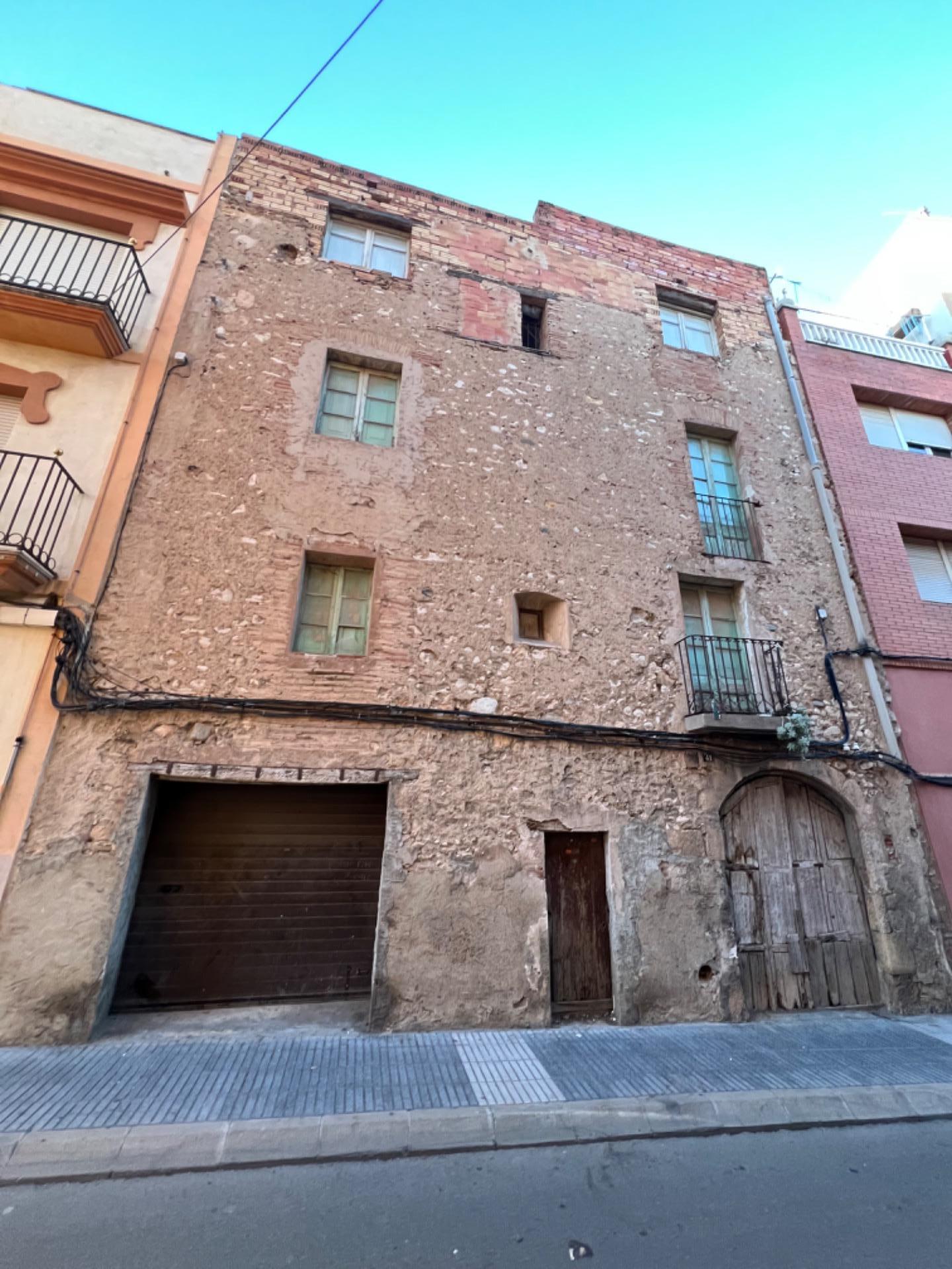Immeuble residentiel dans Constantí, Tarragona à vendre Photo de l’immeuble– Image 1 sur 8