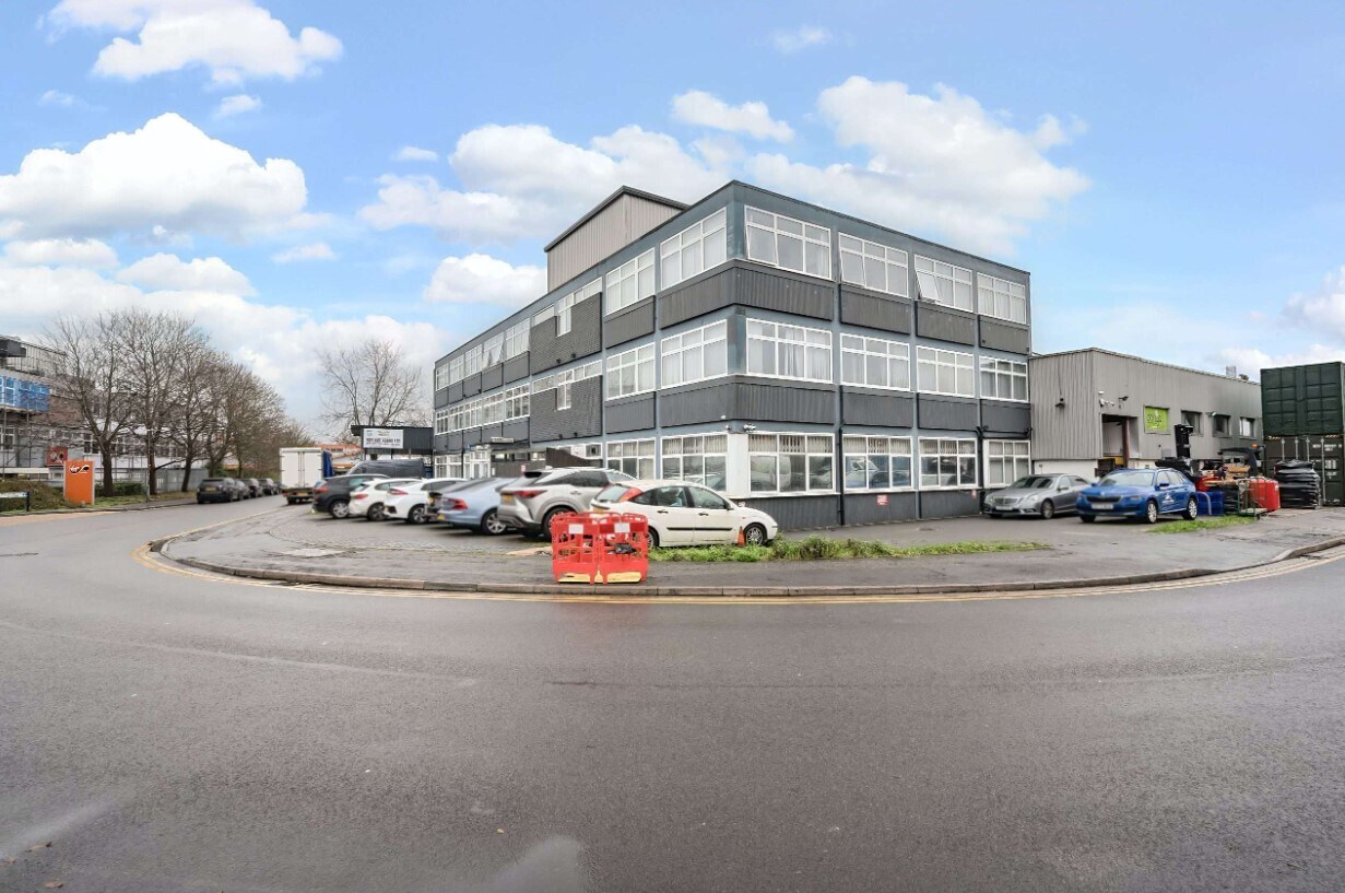 6 Greycaine Rd, Watford à vendre Photo de l’immeuble– Image 1 sur 6