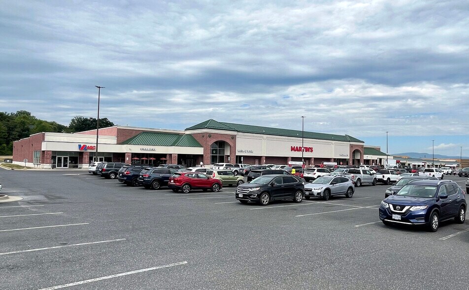 2035 E Market St, Harrisonburg, VA à louer - Photo principale – Image 1 sur 7