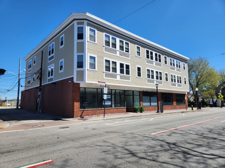 125 Atwells Ave, Providence, RI à louer - Photo de l’immeuble – Image 1 sur 21