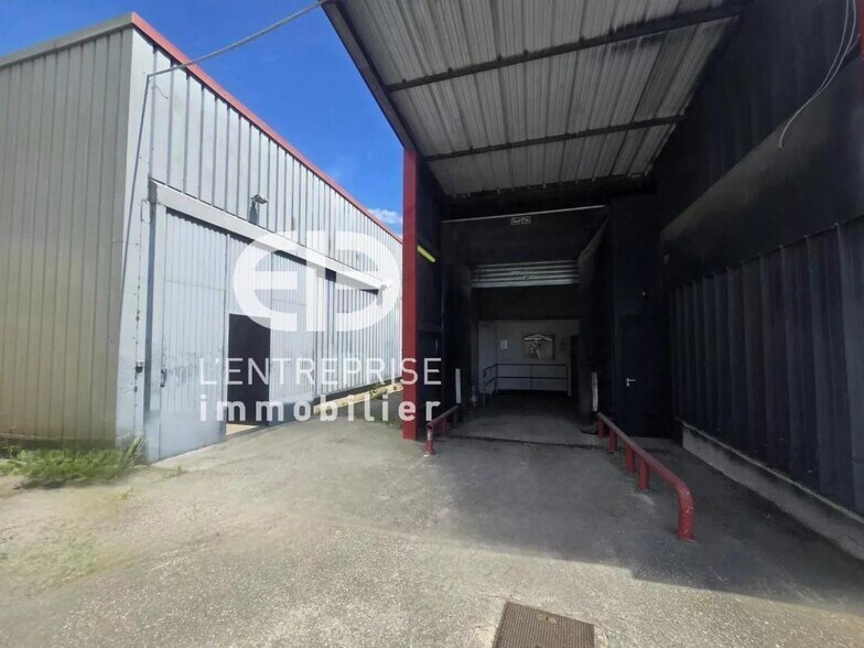 Industriel/Logistique dans Carros à louer - Photo de l’immeuble – Image 3 sur 15