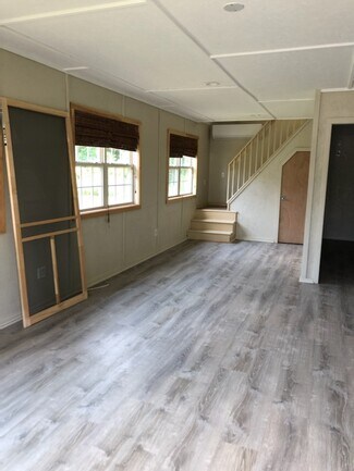 Plus de détails pour 591 Main St, Center Moriches, NY - Bureau à louer