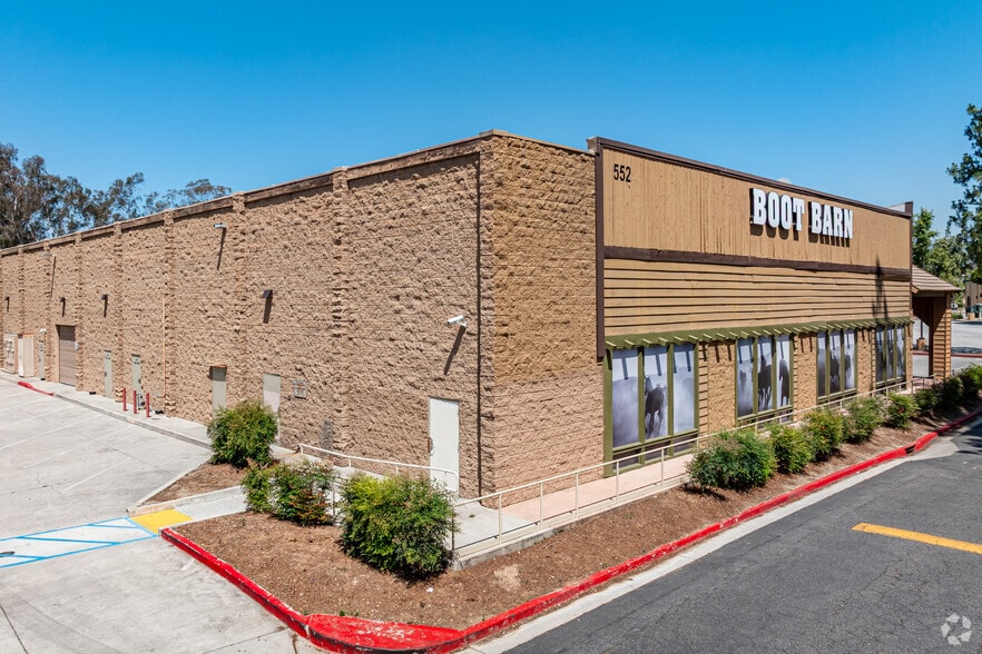 552-670 W Arrow Hwy, San Dimas, CA à louer - Photo de l’immeuble – Image 3 sur 6