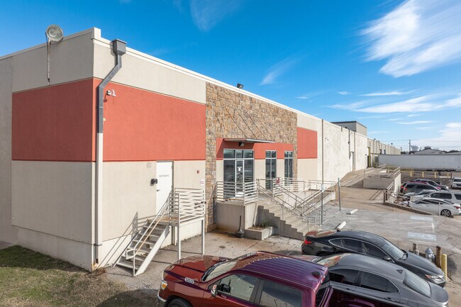 Plus de détails pour 910 10th St, Plano, TX - Différents types d’espaces à louer