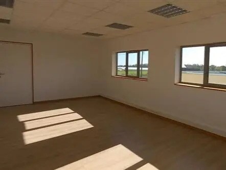 Bureau dans Pordic à louer - Photo intérieure – Image 3 sur 9