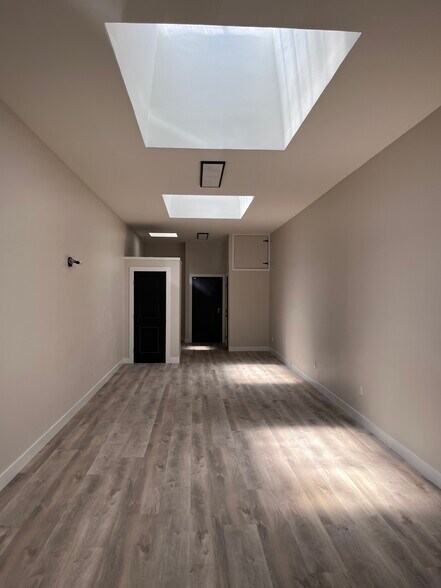 10039-10041 Commerce Ave, Tujunga, CA à louer - Photo intérieure – Image 3 sur 34