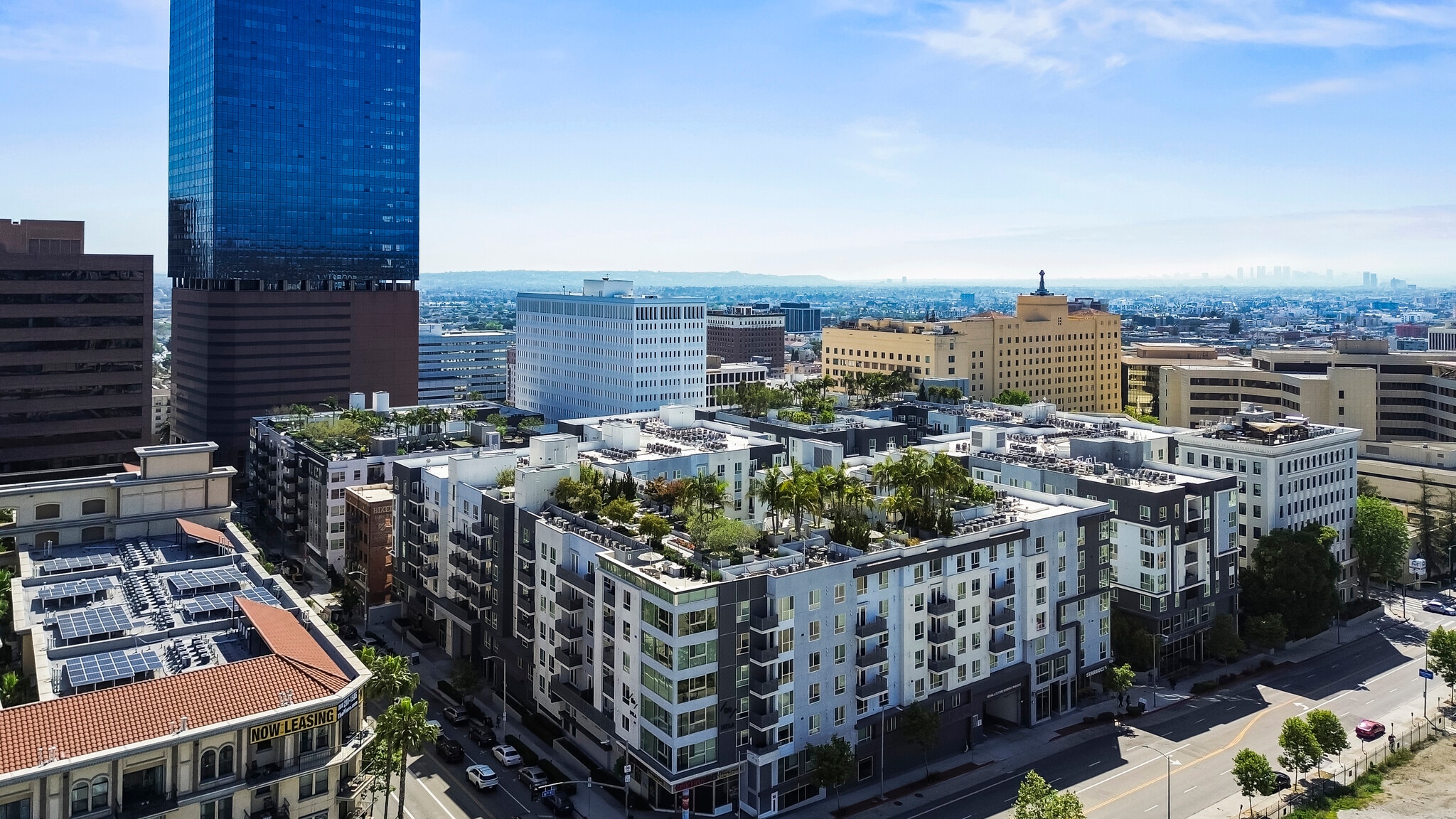 1120 W 6th St, Los Angeles, CA à louer Photo de l’immeuble– Image 1 sur 92