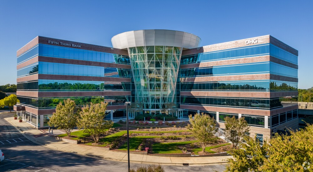 2501 Blue Ridge Rd, Raleigh, NC à louer Photo principale– Image 1 sur 21