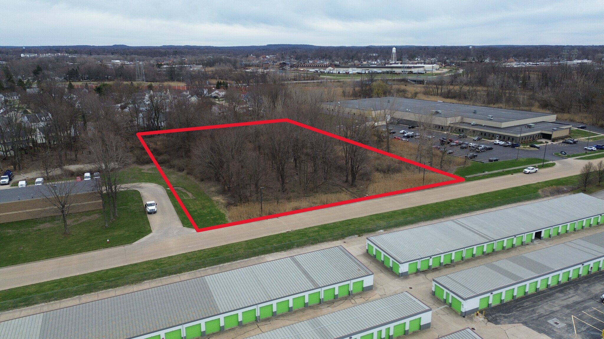 13 Research Dr, Eastlake, OH à vendre Photo principale– Image 1 sur 7