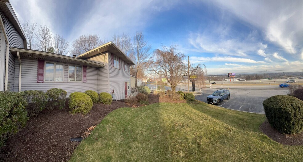 7985 Paxton st, Harrisburg, PA à louer - Photo de l’immeuble – Image 3 sur 10