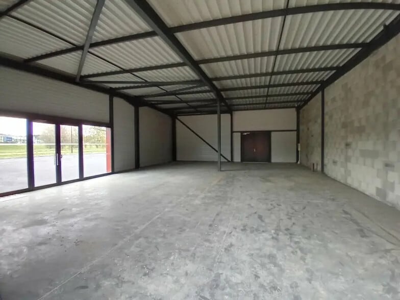 Local commercial dans Sennecey-le-Grand à louer - Photo intérieure – Image 3 sur 3