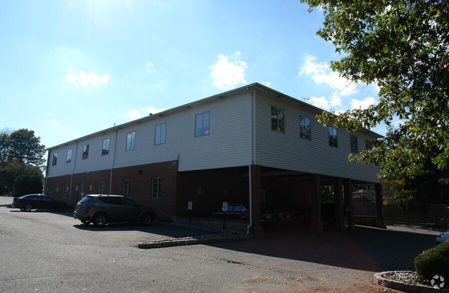 188 Eagle Rock Ave, Roseland, NJ à louer - Photo de l’immeuble – Image 2 sur 49