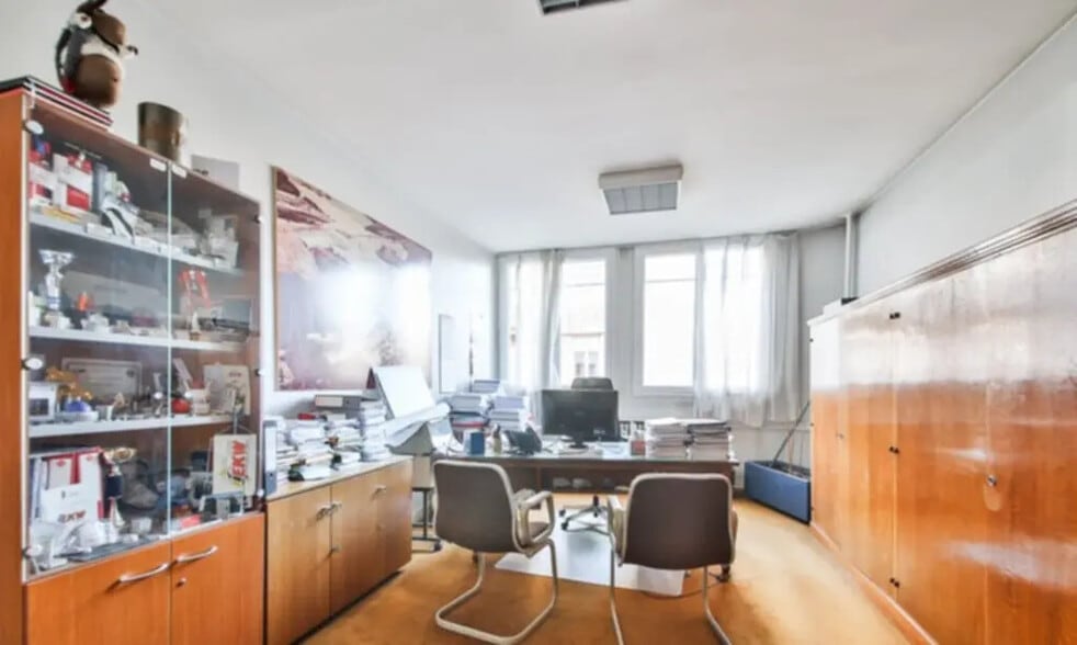 15 Rue De Chabrol, Paris à vendre - Photo de l’immeuble – Image 2 sur 8