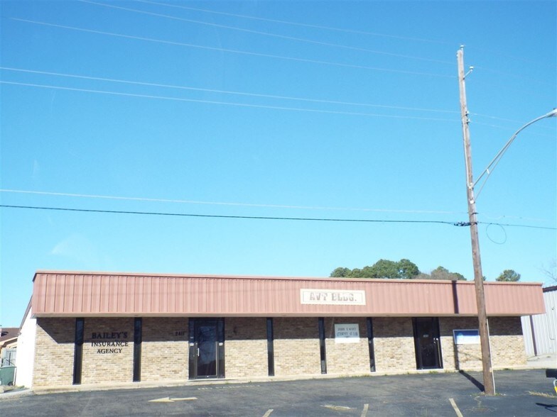 2409 S Eastman Rd, Longview, TX à vendre - Photo principale – Image 1 sur 23