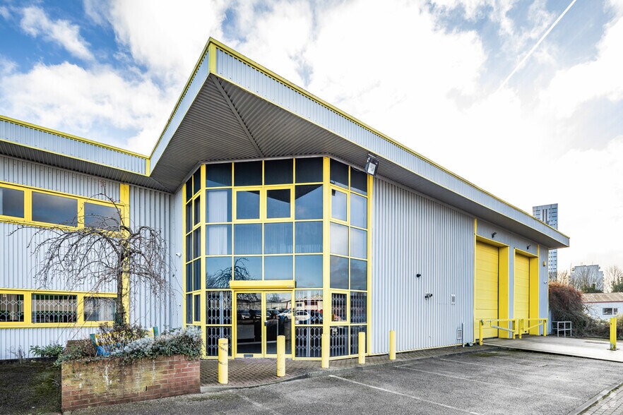 Montford St, Salford à louer - Photo de l’immeuble – Image 2 sur 3