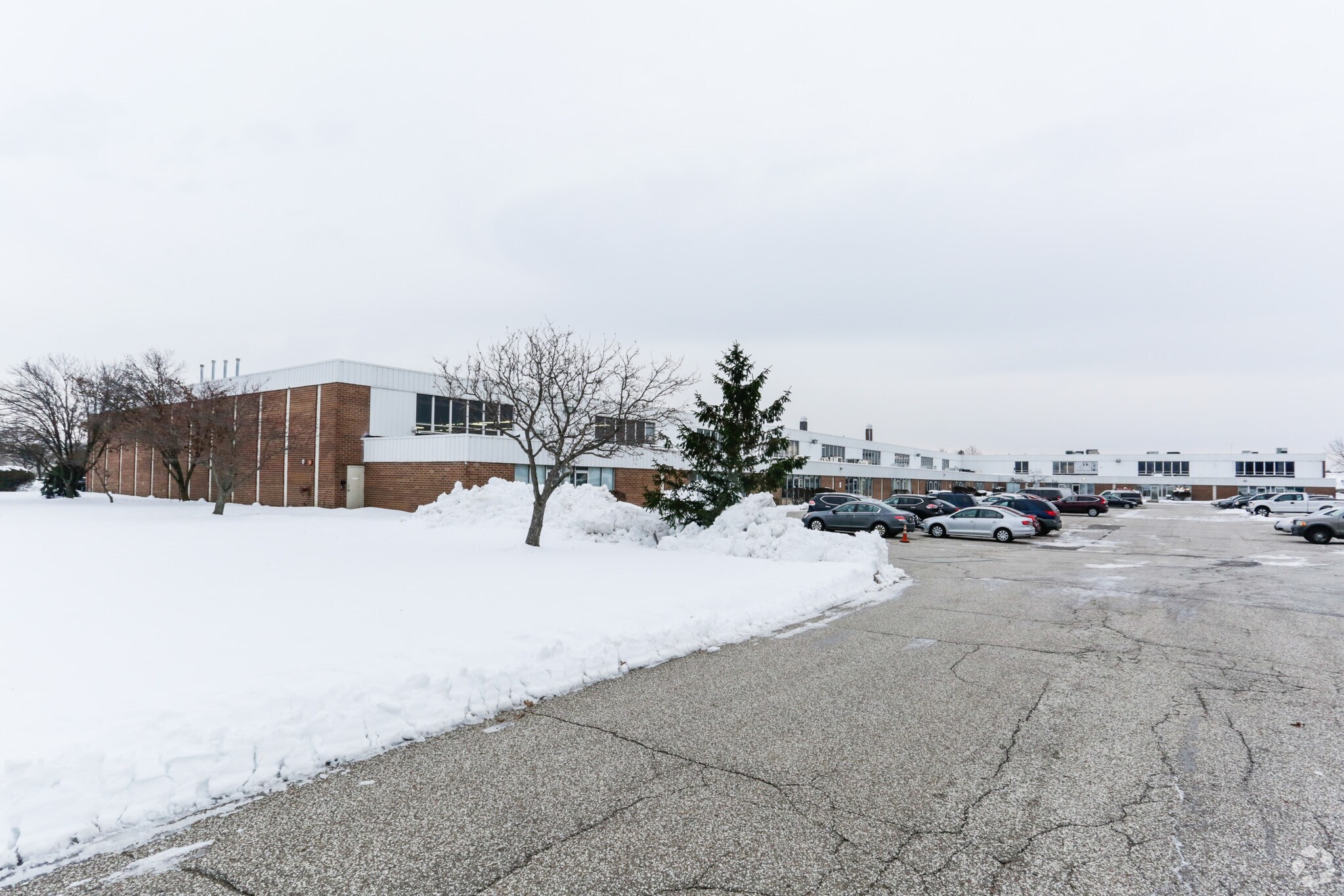 761 Beta Dr, Mayfield Village, OH à louer Photo de l’immeuble– Image 1 sur 10