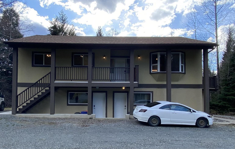 1121 Old Lakelse Lake Dr, Terrace, BC à vendre - Photo de l’immeuble – Image 1 sur 16