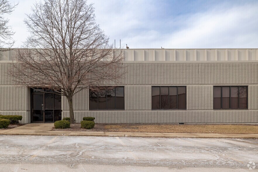 6220 W 73rd St, Bedford Park, IL à louer - Photo principale – Image 3 sur 11