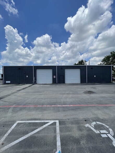 6910 NE Loop 410, San Antonio, TX à louer - Photo de l’immeuble – Image 2 sur 11