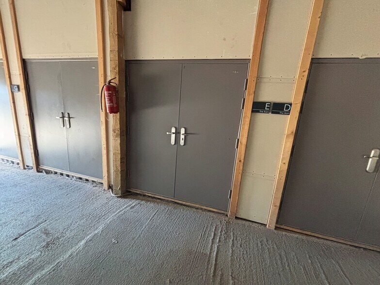 Crawley Rd, Bedford à louer - Photo de l’immeuble – Image 3 sur 17