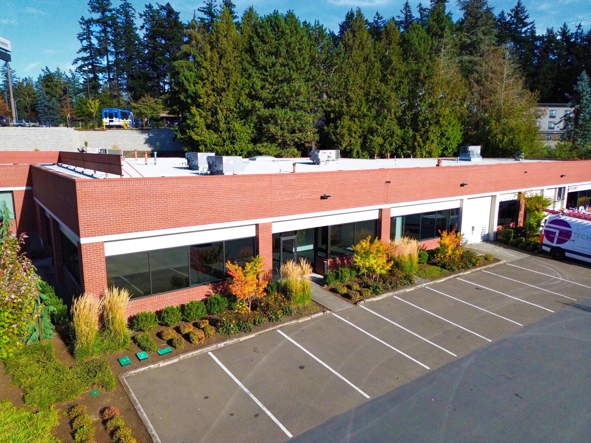 15800 SW Upper Boones Ferry Rd, Portland, OR à louer Photo de l’immeuble– Image 1 sur 6