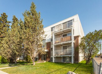 Plus de détails pour 8314 110th Ave NW, Edmonton, AB - Logement à vendre