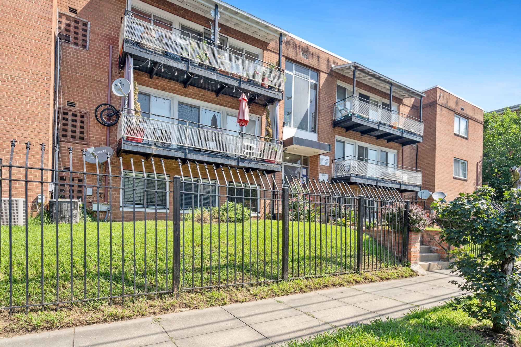 808 Chesapeake St SE, Washington, DC à vendre Photo de l’immeuble– Image 1 sur 14
