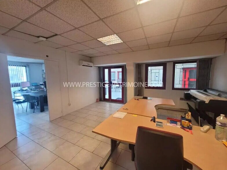 Bureau dans Mouans-Sartoux à louer - Photo de l’immeuble – Image 1 sur 4
