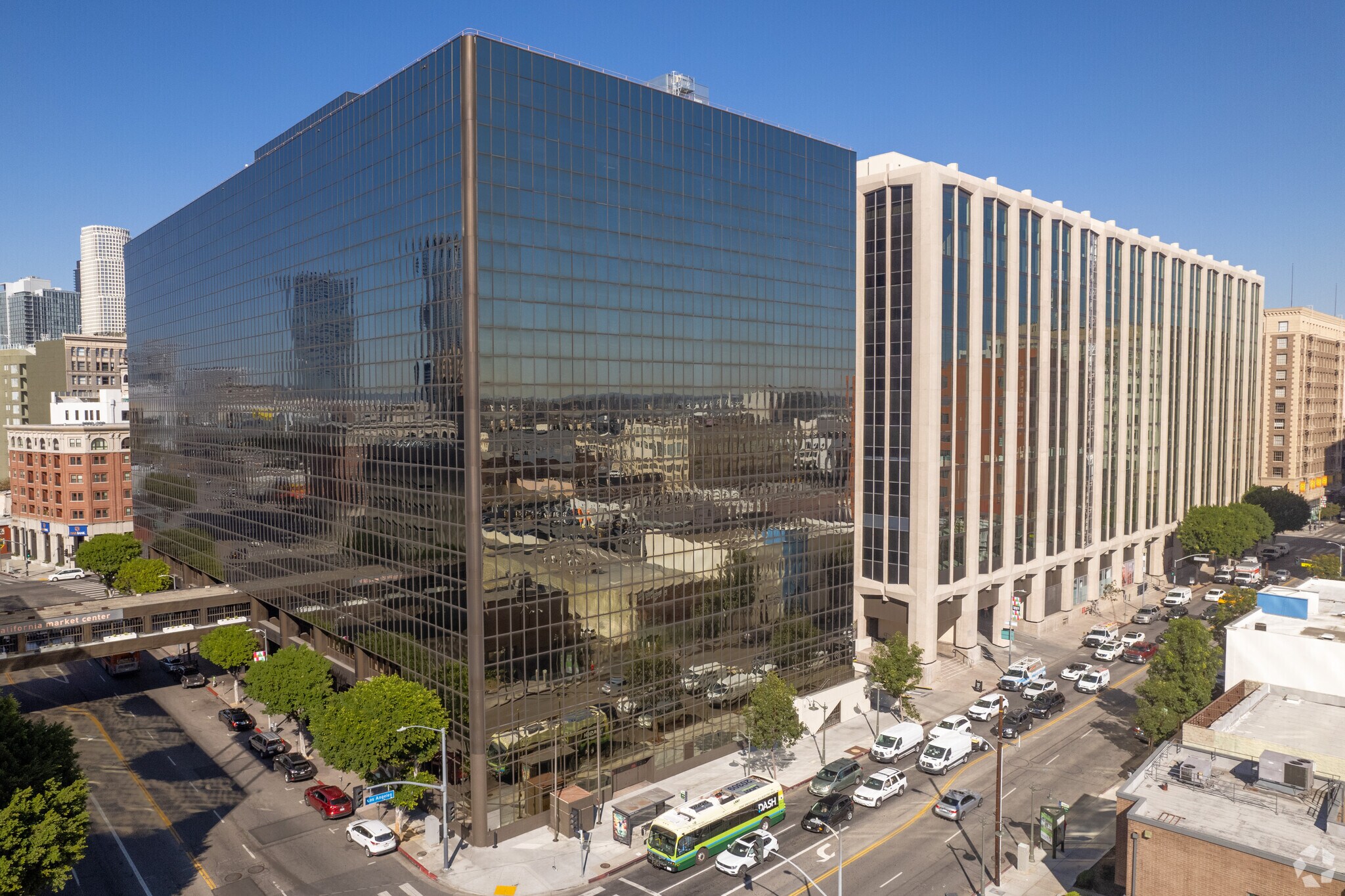 110 E 9th St, Los Angeles, CA à louer Photo principale– Image 1 sur 33