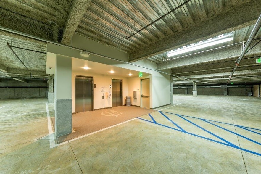 5901 Priestly Dr, Carlsbad, CA à louer - Photo intérieure – Image 2 sur 11