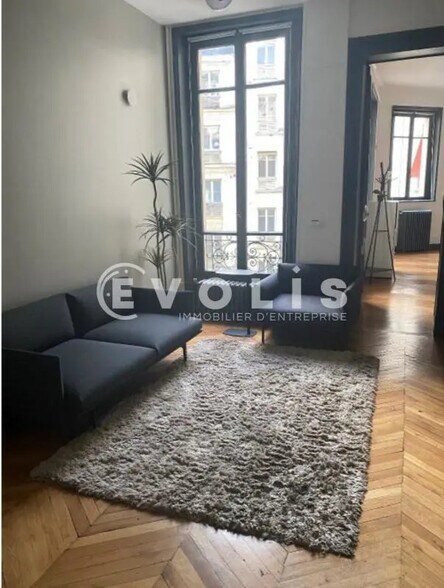 Bureau dans Paris à louer - Photo de l’immeuble – Image 2 sur 16