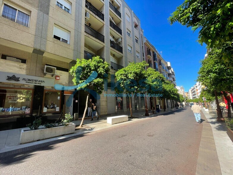 Local commercial dans Huelva, Huelva à vendre - Photo de l’immeuble – Image 2 sur 46