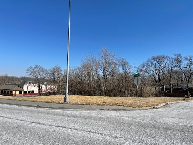 706 N Main St, Lansing, KS à vendre - Photo de l’immeuble – Image 1 sur 4