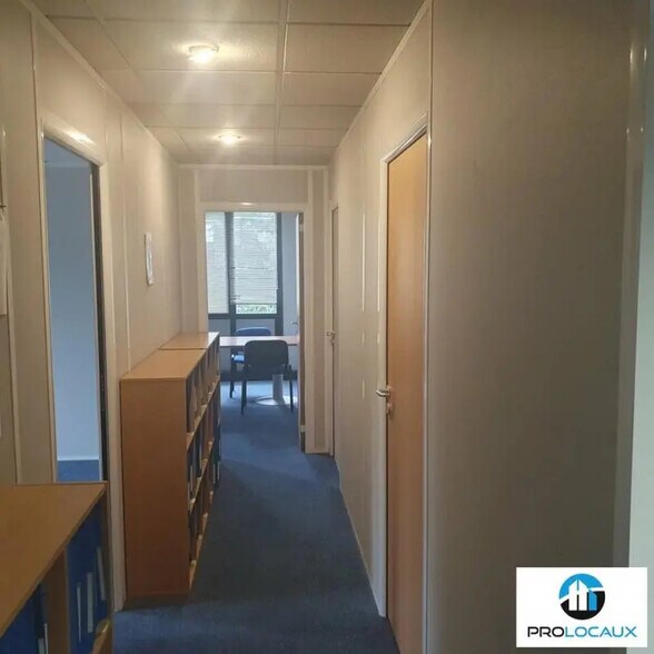 Bureau dans Grenoble à louer - Photo de l’immeuble – Image 1 sur 12