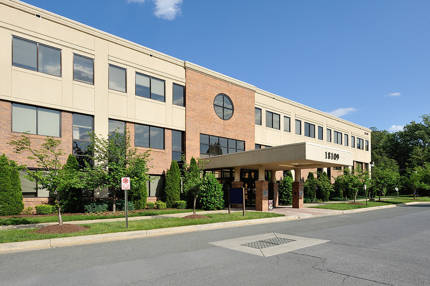 18101 Prince Phillip Dr, Olney, MD à louer - Photo de l’immeuble – Image 3 sur 9