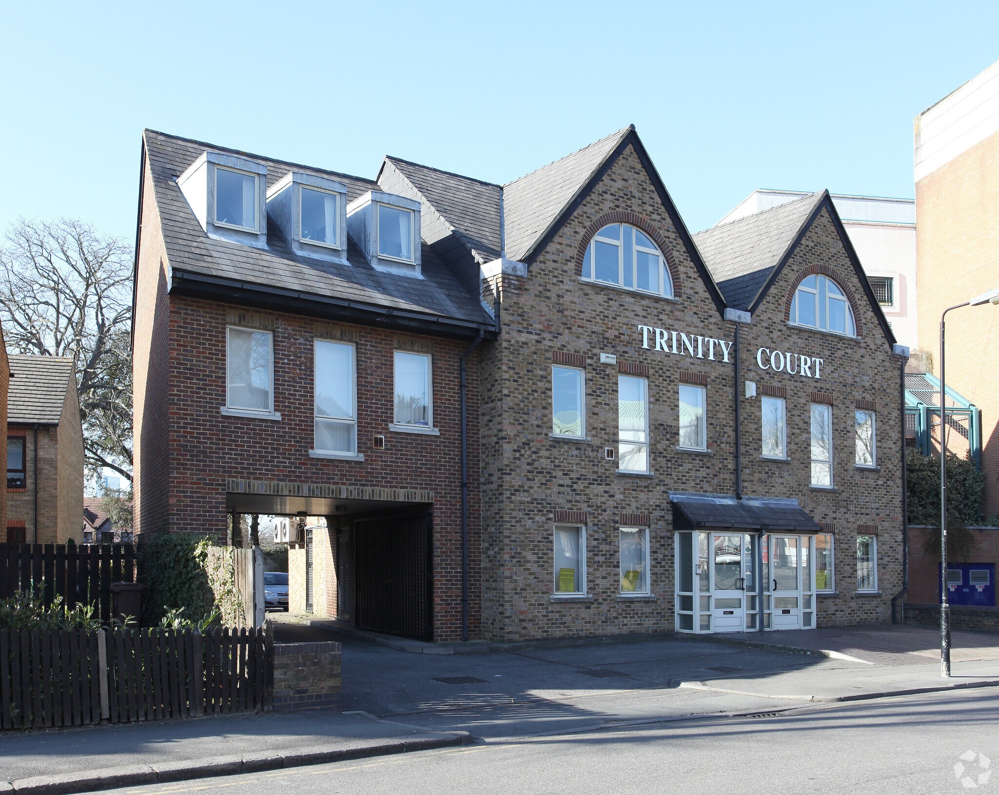 34 West St, Sutton à louer Photo principale– Image 1 sur 5