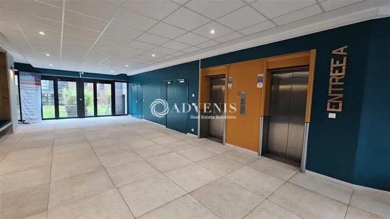 Bureau dans Roubaix à louer - Hall d’entrée – Image 2 sur 8