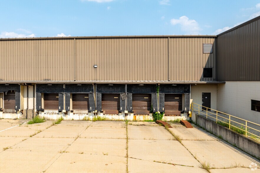 7763 N Haggerty Rd, Canton, MI à louer - Photo de l’immeuble – Image 2 sur 6