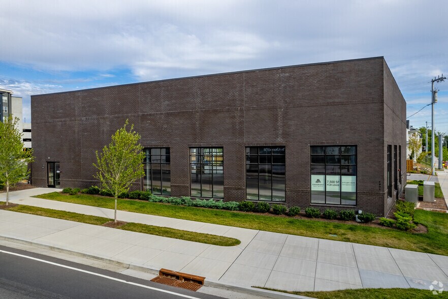 4801 Centennial Blvd, Nashville, TN à louer - Photo de l’immeuble – Image 3 sur 15