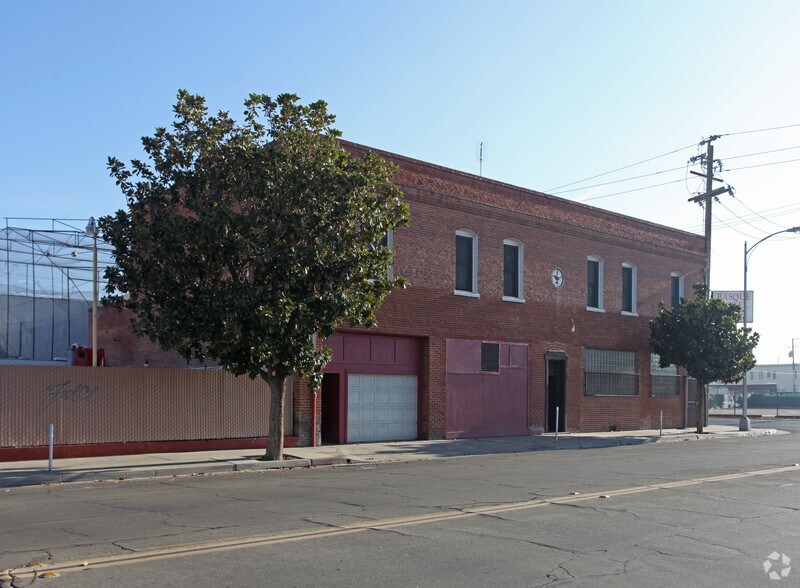 1102 F St, Fresno, CA à louer - Photo de l’immeuble – Image 2 sur 54