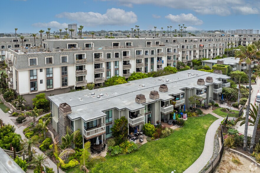 999 N Pacific St, Oceanside, CA à vendre - Photo de l’immeuble – Image 2 sur 6