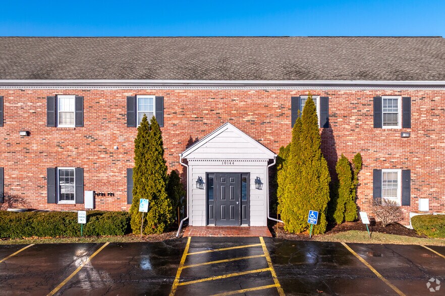 10144 N Port Washington Rd, Mequon, WI à louer - Photo de l’immeuble – Image 3 sur 15
